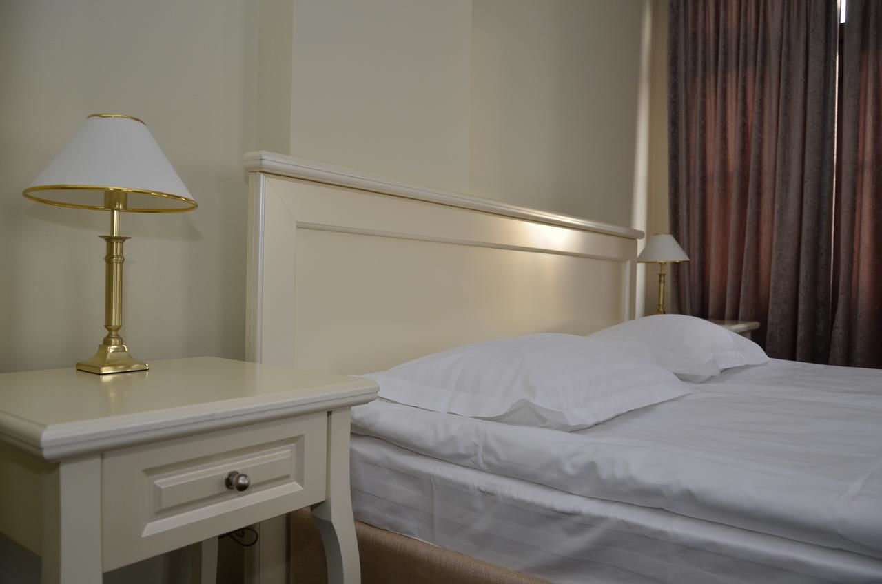Отель Chateau Royal Hotel Березовка-4